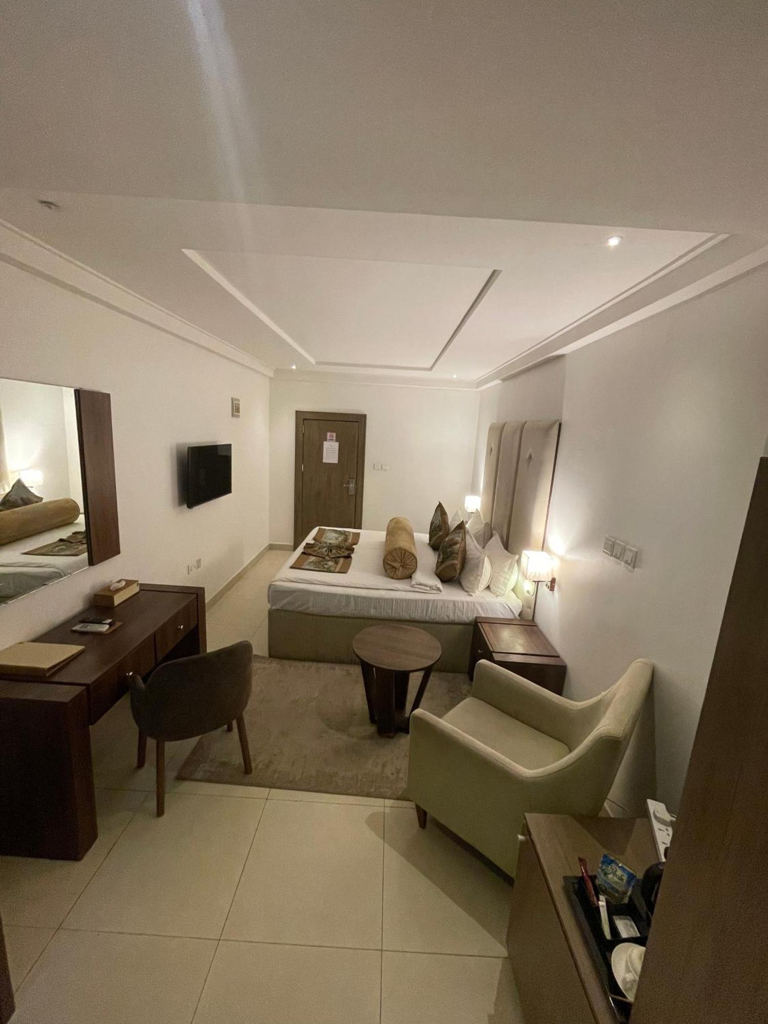 Swiss Pearl Continental Suite Wupa Extérieur photo